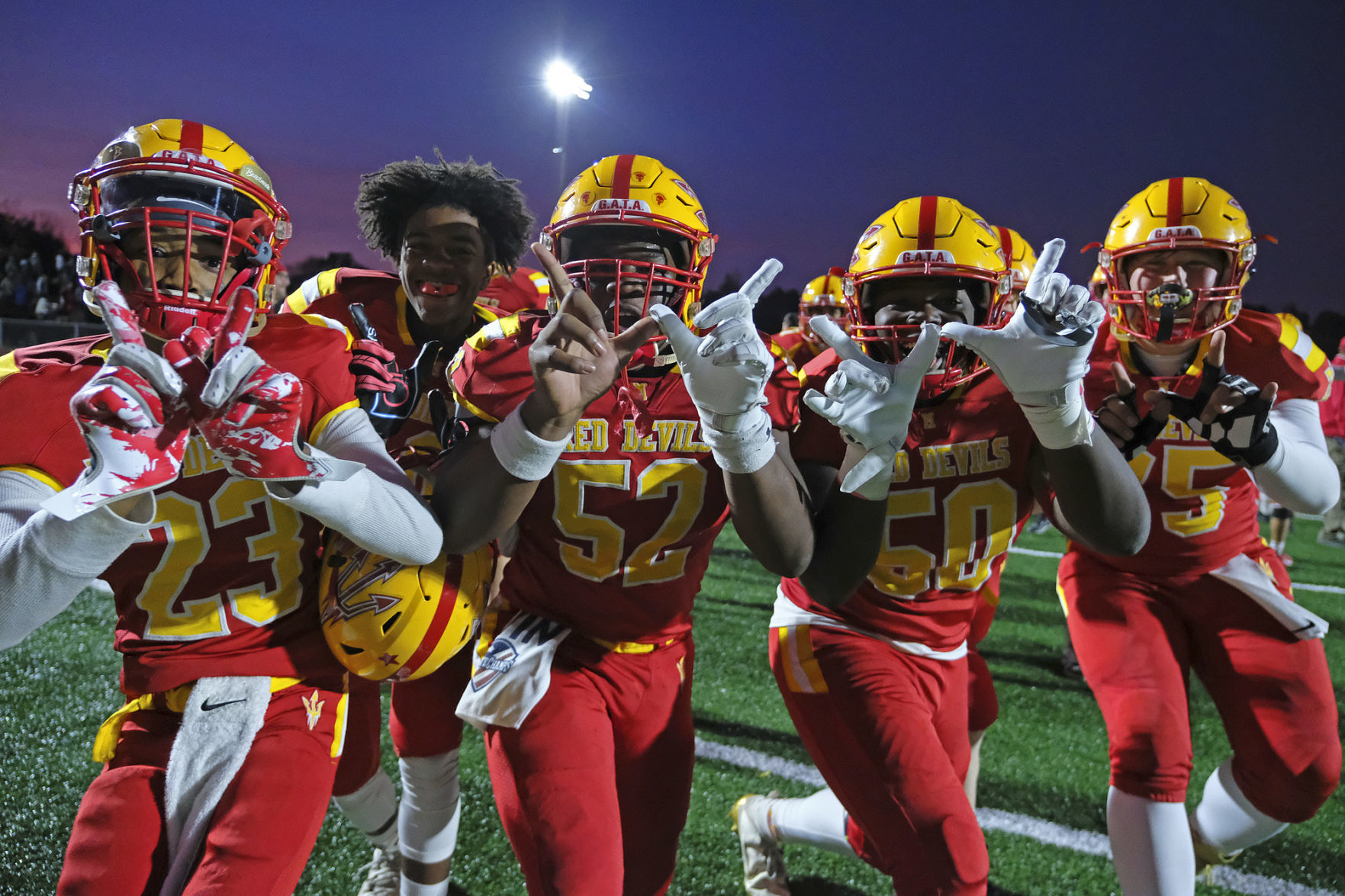 Red Devils best Illinois Valley Central